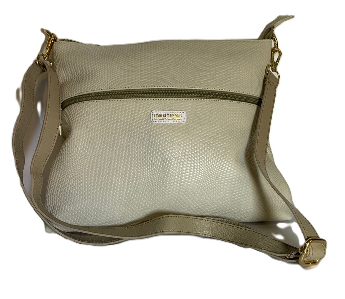 Clutch “La Moda Forma Parte” — Estilo funcional con sello cultural